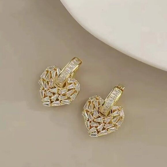 NEW 14k Gold Diamond Baguette Heart Hoop Earrings Gold Heart Huggies - Picture 3 of 6